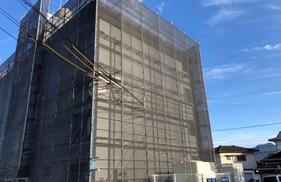 マンションの足場の施工を手がけています | 大分市から足場工事を提供する株式会社ホウダイ