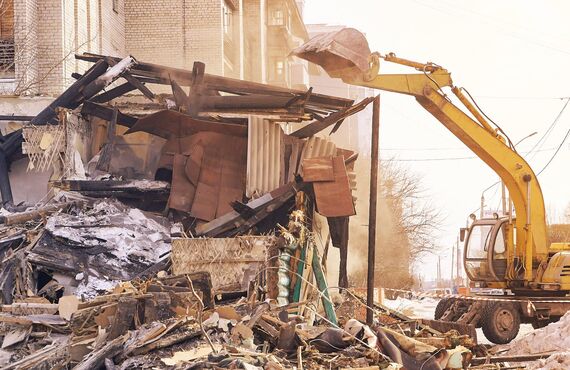 解体工事を請け負う信頼の置ける専門会社を営んでいます | 大分市から足場工事を提供する株式会社ホウダイ